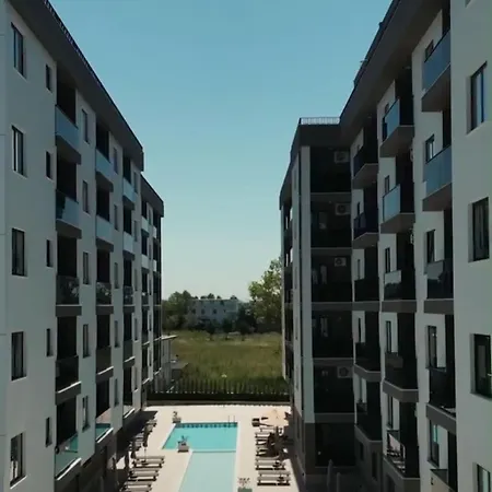 Mali I Robit Cozy Apartamento Golem (Tirana)